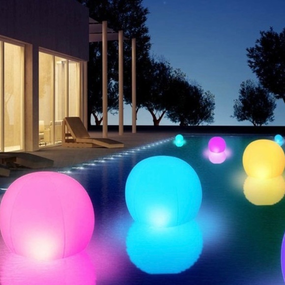 Pack of 2 Solar LED Swimming Floating Ball Lights Inflatable Color Changing - Picture 1 of 5